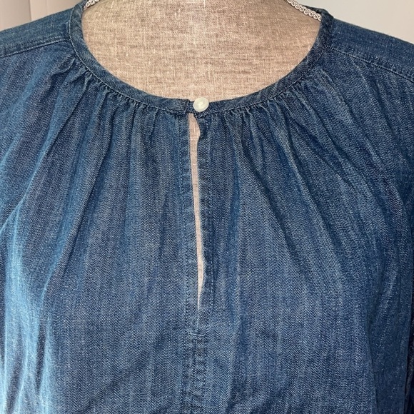 Free Assembly Women's keyhole Neck Denim Top with Puff Sleeves, Sizes XL NWOT - Picture 2 of 8